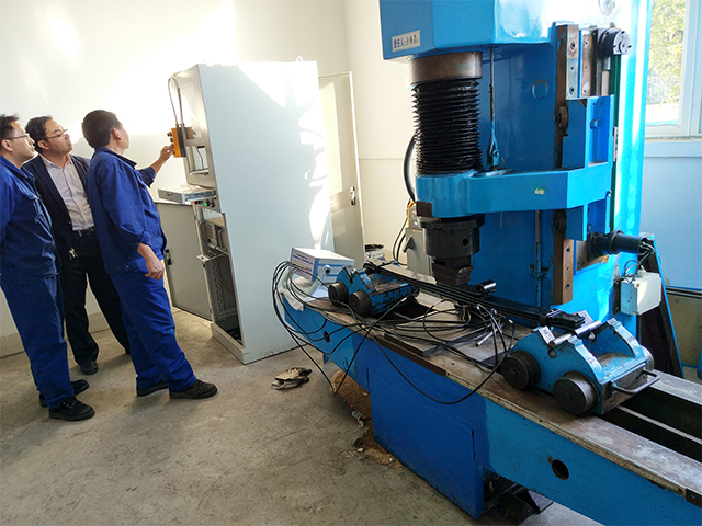 汽車(chē)板簧疲勞試驗(yàn)的動(dòng)態(tài)測(cè)量